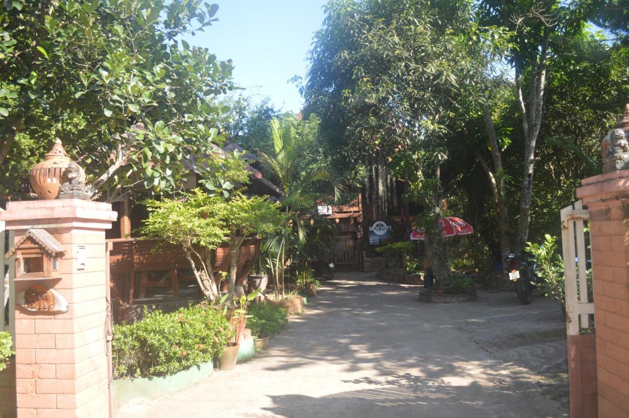 The Local Mae Hong Son Appartement Buitenkant foto