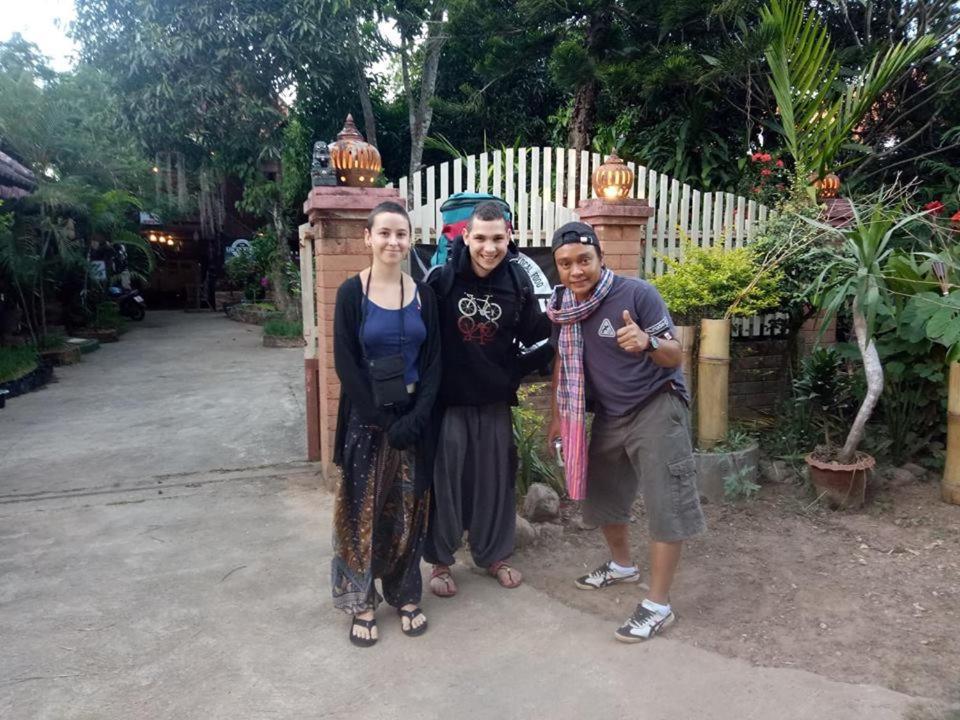 The Local Mae Hong Son Appartement Buitenkant foto