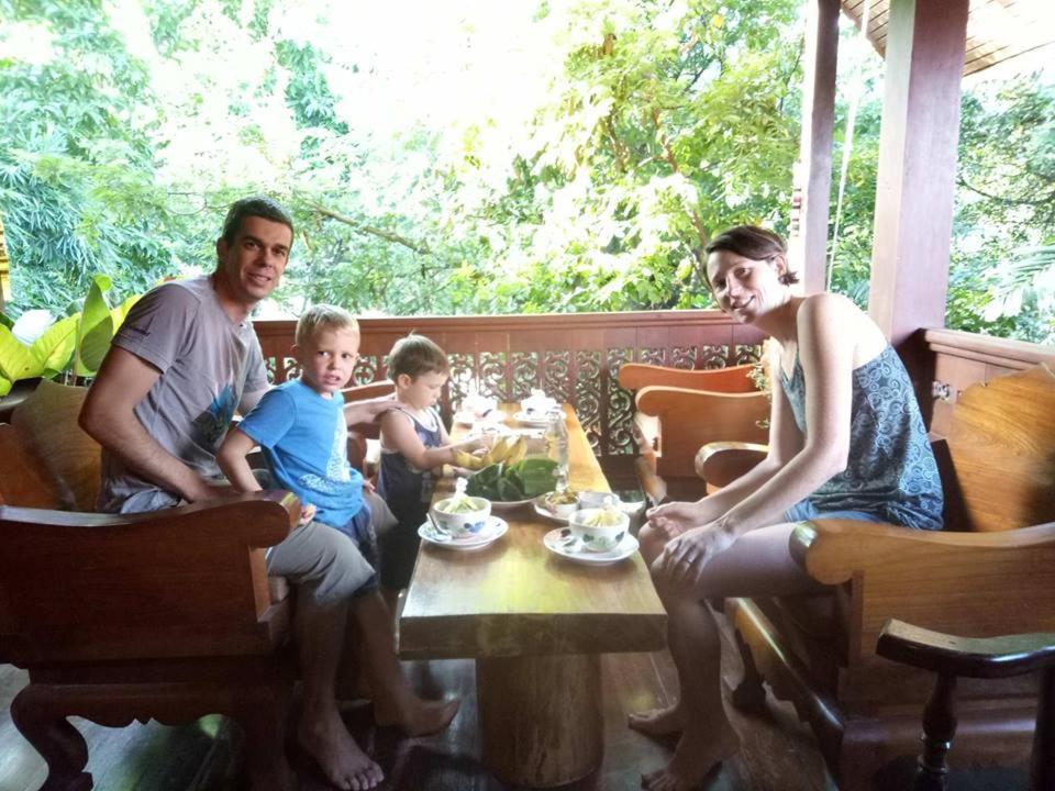 The Local Mae Hong Son Appartement Buitenkant foto